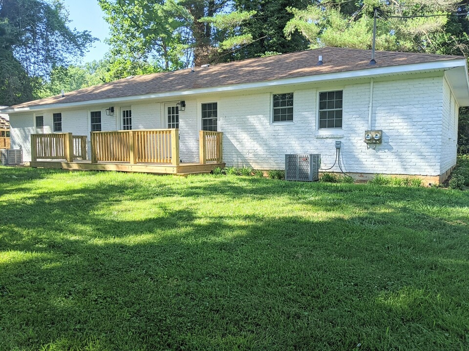 3200 Windemere Pl, Unit B in Lynchburg, VA - Building Photo