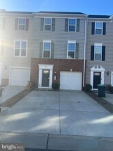 216 Streamview Dr in Fredericksburg, VA - Building Photo - Building Photo