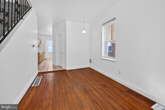 11 Glenwood Ave in Haddonfield, NJ - Building Photo - Building Photo