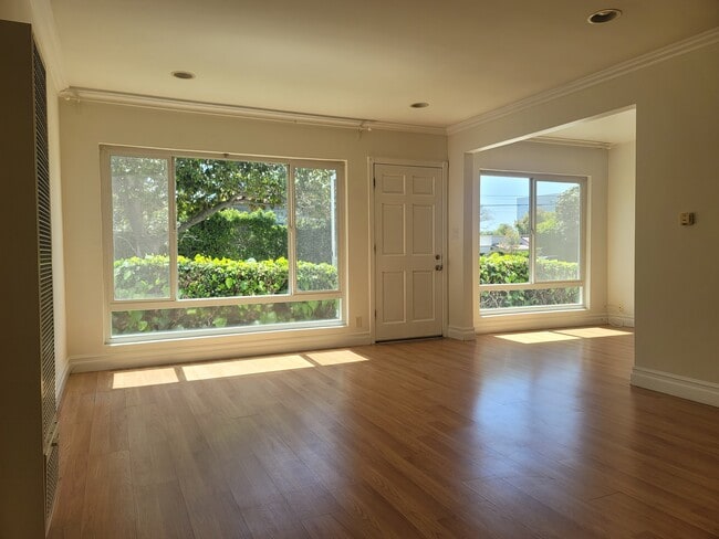 2545 Beverley Ave, Unit SANTA MONICA
