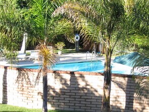 Bay Timbers Apartments in Costa Mesa, CA - Building Photo - Building Photo