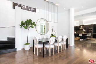 1642 Lindacrest Dr in Beverly Hills, CA - Building Photo - Building Photo
