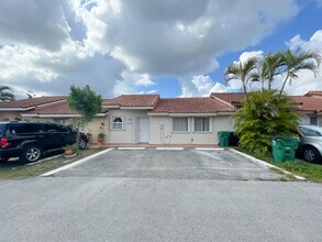 11526 NW 4th Ln in Miami, FL - Building Photo - Building Photo