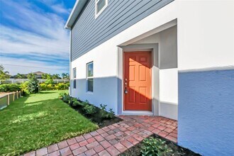 2806 Narcoossee Cmns Wy in St. Cloud, FL - Building Photo - Building Photo