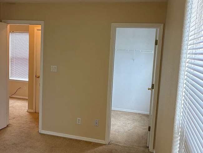 6056 Park Hill Ave NW in Albuquerque, NM - Foto de edificio - Building Photo