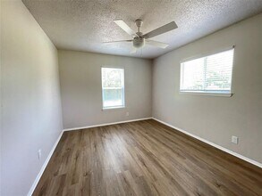 15304 Tacon Ln in Pflugerville, TX - Foto de edificio - Building Photo