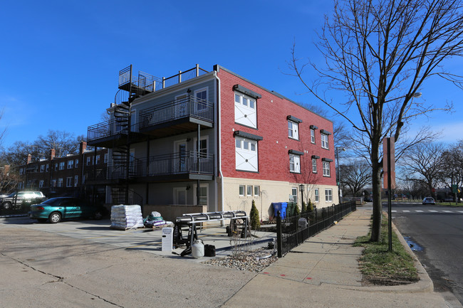 400 21st St NE in Washington, DC - Foto de edificio - Building Photo