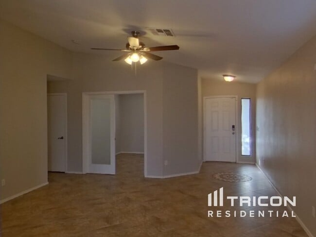 40148 Calabria St in San Tan Valley, AZ - Building Photo - Building Photo