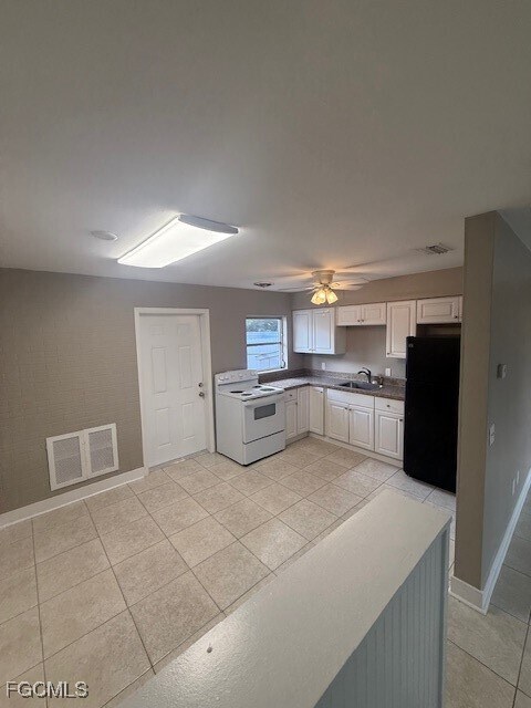 4920 York St in Cape Coral, FL - Building Photo