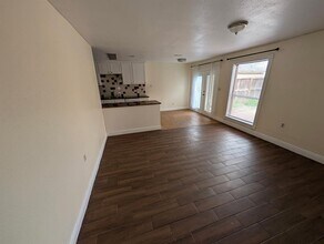 2223 Sentinal Oaks St in Sugar Land, TX - Building Photo - Building Photo