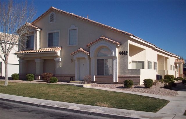 Hillcrest in Henderson, NV - Building Photo - Building Photo