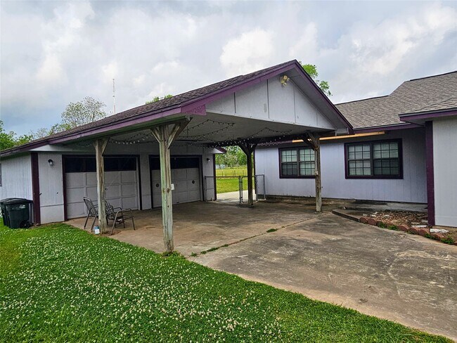 1131 County Rd 515 in Brazoria, TX - Building Photo - Building Photo