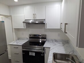 75 Cobriza Cres in Brampton, ON - Building Photo - Building Photo
