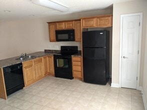 563 Boring Chapel Road #22 in Johnson City, TN - Foto de edificio - Building Photo