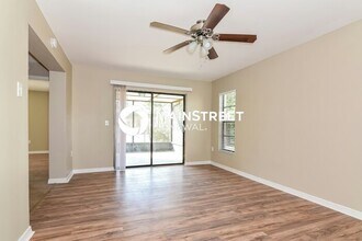 8153 Philatelic Dr in Spring Hill, FL - Building Photo - Building Photo