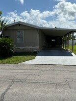5300 Croton St in Zephyrhills, FL - Building Photo