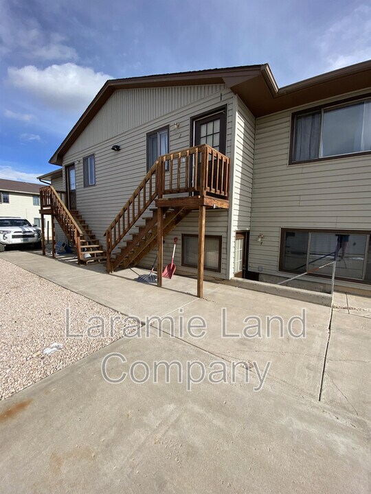 1727 Palmer Dr in Laramie, WY - Building Photo