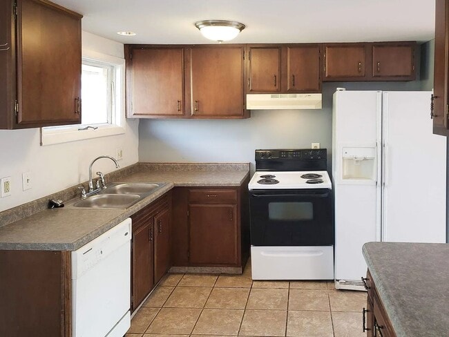 property at 1000 W Cowing Dr