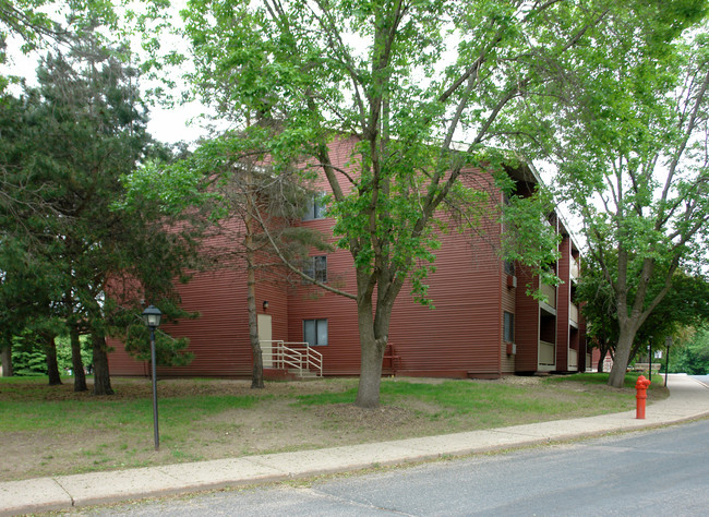 Penn Place Apartments in Bloomington, MN - Foto de edificio - Building Photo