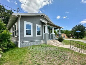 151 Paul St in San Antonio, TX - Building Photo - Building Photo