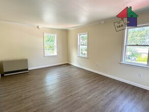 214-216 Pine St, Unit B in Burlington, VT - Building Photo - Building Photo