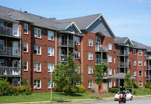 Parkland Arms in Halifax, NS - Building Photo