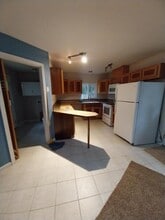 650 Caves Hwy in Cave Junction, OR - Building Photo - Building Photo