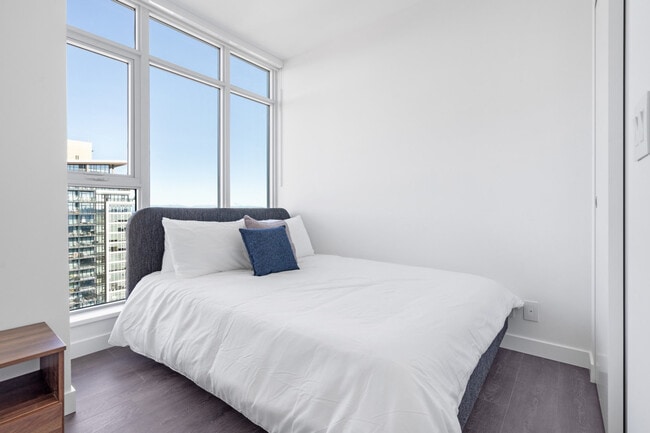 505 Nelson St in Coquitlam, BC - Building Photo - Building Photo