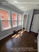 10518 S Ave G in Chicago, IL - Foto de edificio - Building Photo