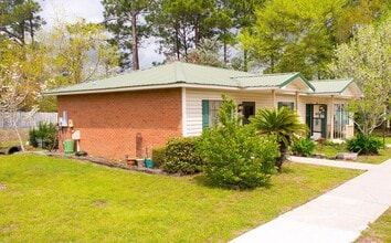 24598 Gulf Bay Rd in Orange Beach, AL - Building Photo - Building Photo