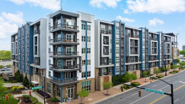 Circa Uptown in Charlotte, NC - Foto de edificio - Building Photo