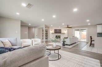 2536 Daisy Ln in Fort Worth, TX - Building Photo - Building Photo