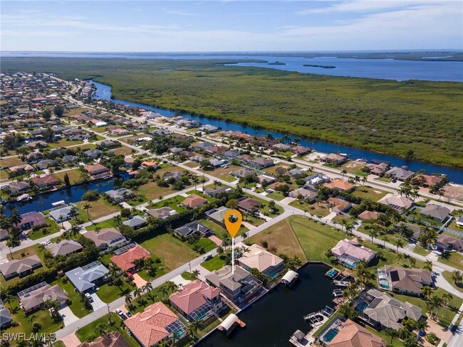 2827 SW 33rd St in Cape Coral, FL - Foto de edificio - Building Photo