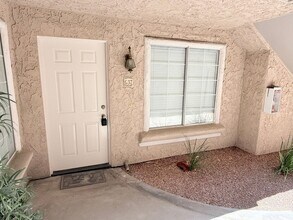 505 S Farrell Dr in Palm Springs, CA - Building Photo - Building Photo