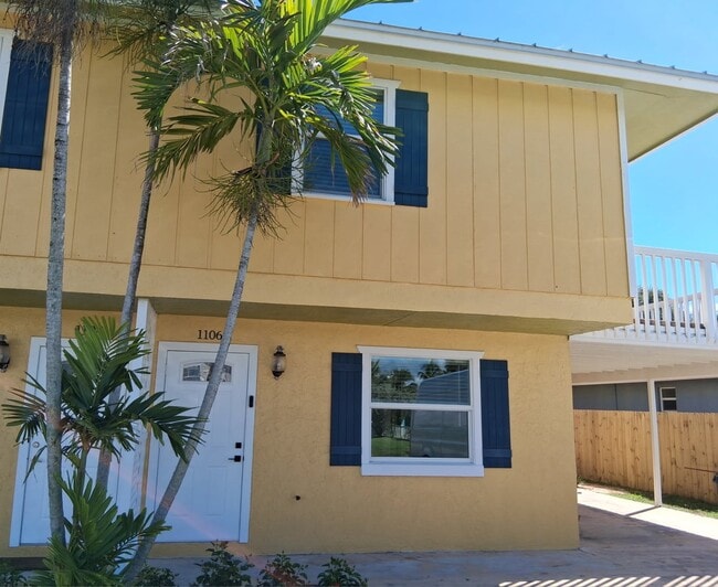 property at 1106 Hernando St