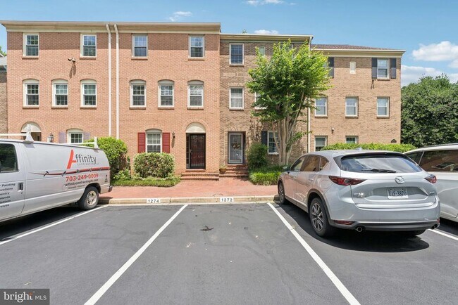 1272 S Washington St in Falls Church, VA - Building Photo - Building Photo