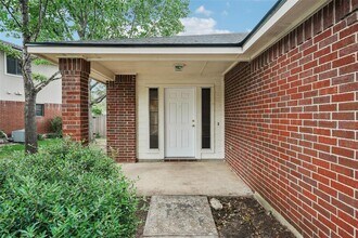 11201 Canterbury Tales Ln in Austin, TX - Building Photo - Building Photo