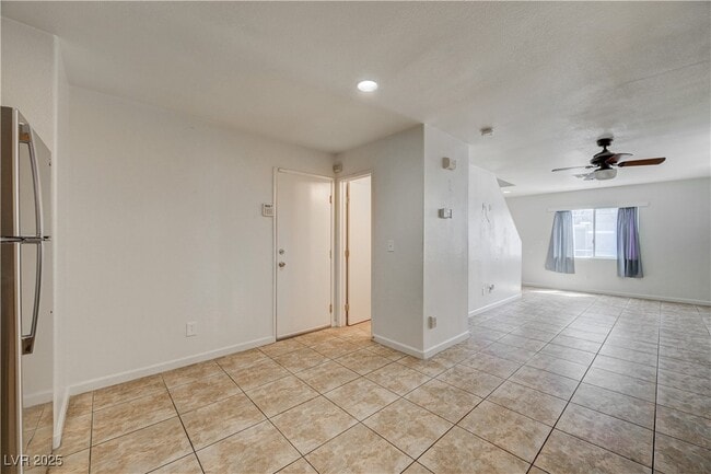 2275 Windmill Grove Ct in Las Vegas, NV - Foto de edificio - Building Photo