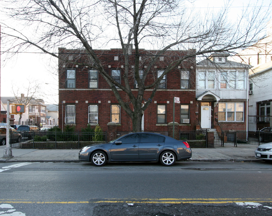 720 Linden Blvd in Brooklyn, NY - Building Photo