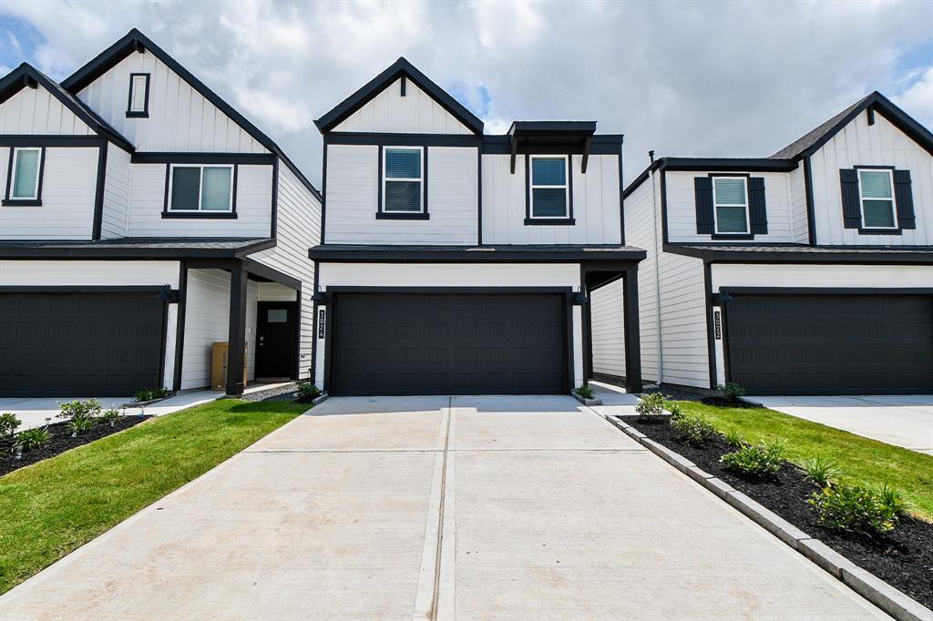 3024 Crown Gate Dr in Houston, TX - Building Photo