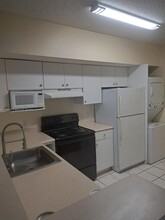 5077 NW 7th St in Miami, FL - Building Photo - Building Photo