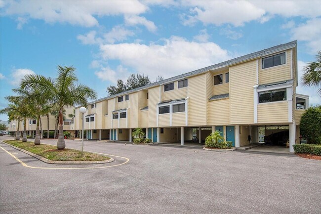 1500 Sunset Rd in Tarpon Springs, FL - Building Photo - Building Photo