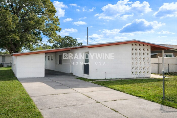6215 N Coolidge Ave, Unit B22 in Tampa, FL - Building Photo