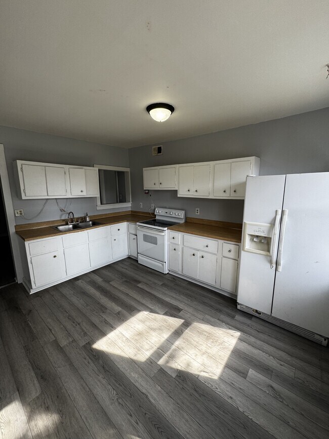 225 W Martin St in Martinsburg, WV - Building Photo - Building Photo
