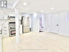 19 Rice Dr in Whitby, ON - Building Photo - Building Photo