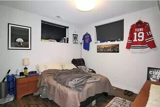 1045 W Cornelia Ave in Chicago, IL - Building Photo - Building Photo