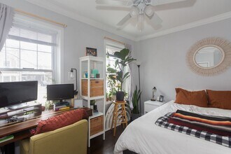 3709 N Sheffield Ave, Unit 208 in Chicago, IL - Foto de edificio - Building Photo