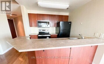 200-1200 Rideau St in Ottawa, ON - Building Photo - Building Photo