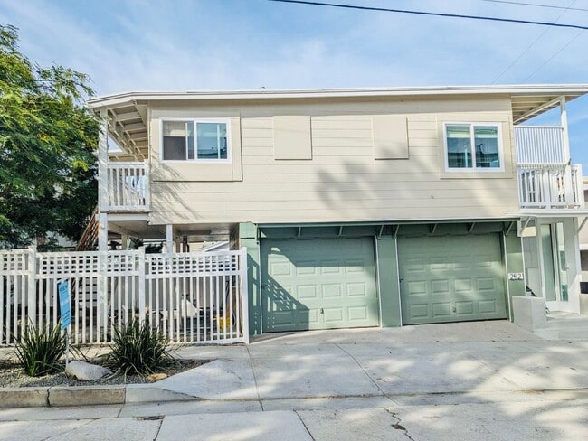 property at 2521 Seaview Ave