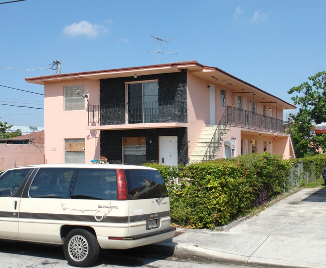 2129 SW 3rd St in Miami, FL - Building Photo - Building Photo